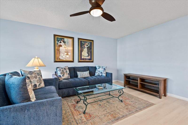 1 bedroom Condominium at 220 Country Lane #B, Pine Point Villas Condo, Boynton Beach — photo 4