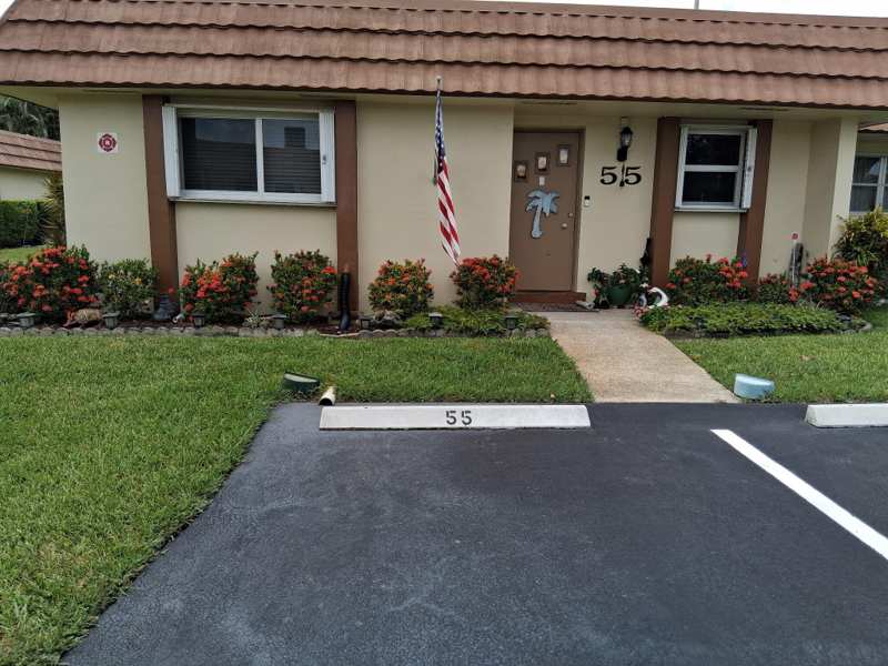 2 bedroom Villa at 5730 E Fernley Drive #55, Cresthaven Condo Townhomes Sec 3, West Palm Beach — photo 1