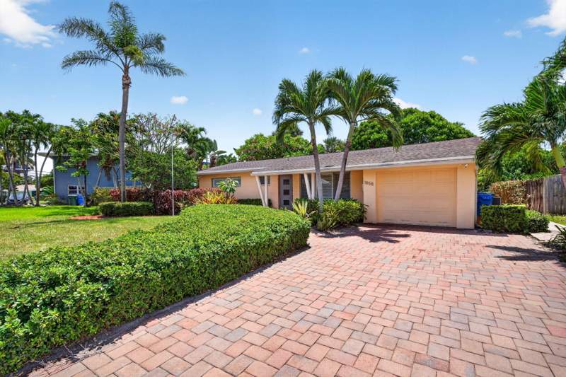 2 bedroom Single Family Residence at 1858 NE 34th Street, Coral Woods, Oakland Park — photo 3