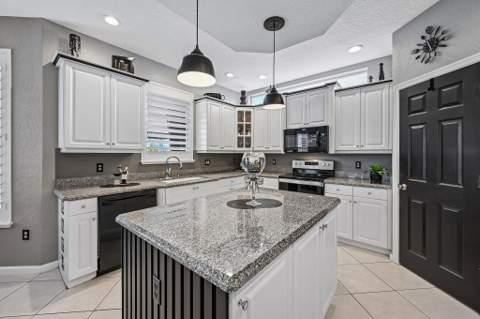 2415 Westmont Drive, Royal Palm Beach FL - photo 18 of 77
