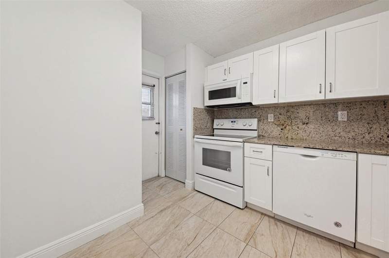 2 bedroom Condominium at 4501 NE 21st #109, Coral Ridge East Condo, Fort Lauderdale — photo 3