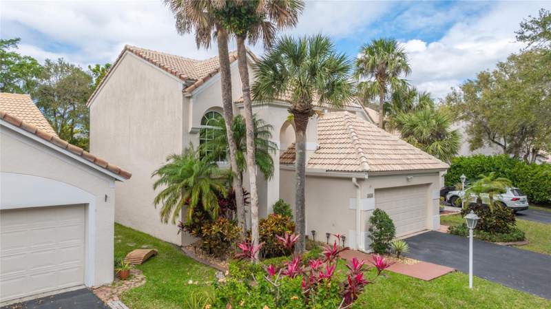 4 bedroom Single Family Residence at 3668 Wilderness Way, Woodside Estates, Coral Springs — photo 2