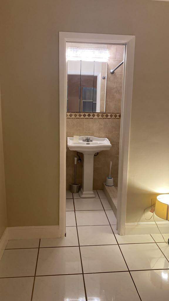 3 bedroom Single Family Residence at 1630 NE 34th Street, Cresthaven No 9 Replat, Pompano Beach — photo 4
