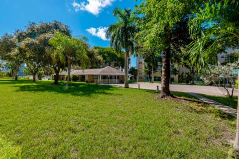 1000 NE 12th Avenue #104, Hallandale Beach FL - photo 23 of 25