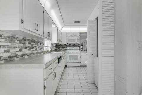 13679 Date Palm Court #B, Delray Beach FL - photo 11 of 46