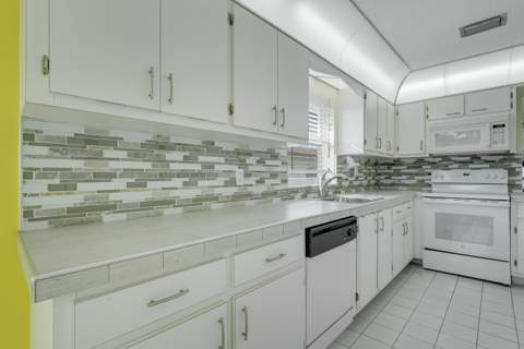 13679 Date Palm Court #B, Delray Beach FL - photo 12 of 46