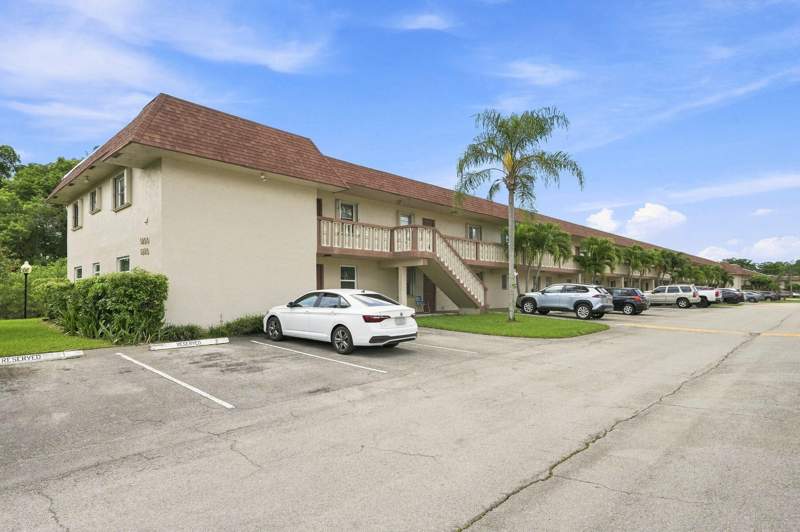 2 bedroom Condominium at 9200 SW 3rd Street #111, Sandalfoot Squire Condo, Boca Raton — photo 2