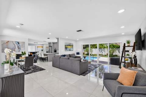 6351 NE 22nd Avenue, Fort Lauderdale FL - photo 7 of 63