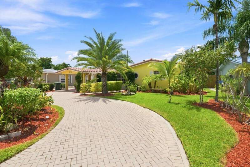 2 bedroom Single Family Residence at 1736 NW 39th Street, Royal Palm Acres Eighth Sec, Oakland Park — photo 4