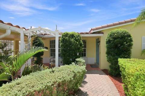 1736 NW 39th Street, Oakland Park FL - photo 7 of 56