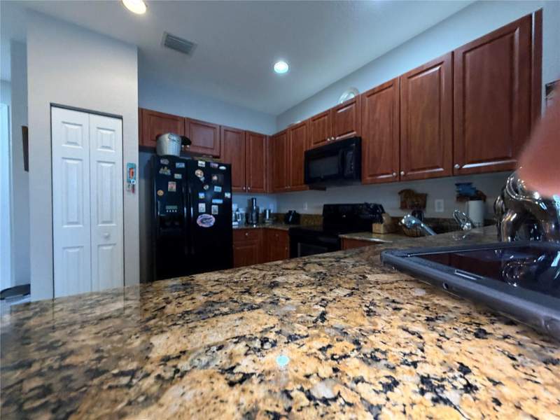 2 bedroom Townhouse at 1421 NW 34th Way #1421, Georgetown, Lauderhill — photo 2