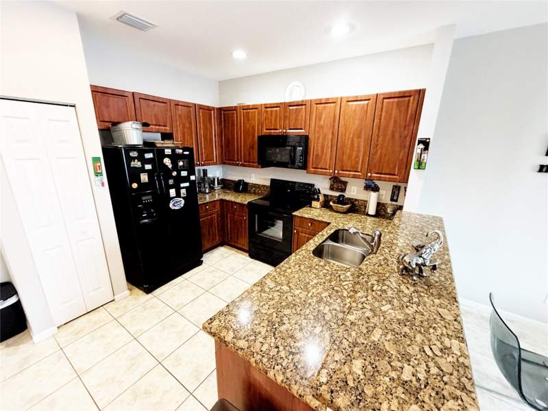 2 bedroom Townhouse at 1421 NW 34th Way #1421, Georgetown, Lauderhill — photo 3