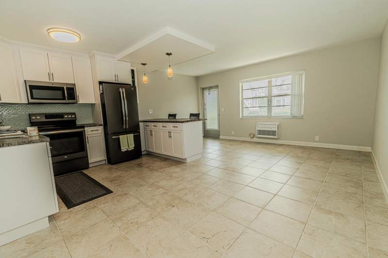 1 bedroom Condominium at 401 N J Street #5, HOVIANNA APTS CONDO, Lake Worth Beach — photo 3