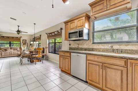 108 Lexington Drive, Royal Palm Beach FL - photo 21 of 76