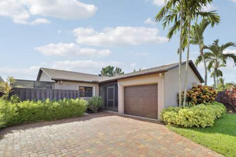 5481 Mirror Lakes Boulevard, Boynton Beach FL - photo 9 of 50