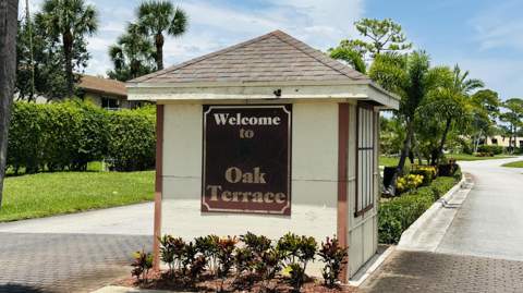 4477 Oak Terrace Drive, Greenacres FL - photo 15 of 19