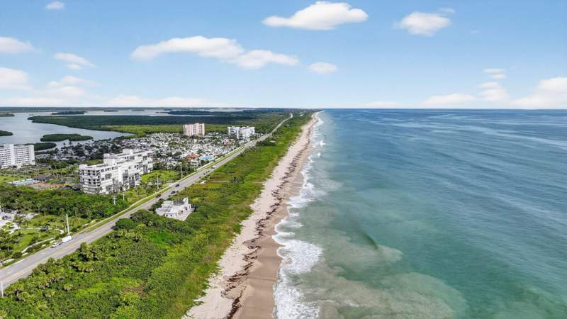 2 bedroom Condominium at 5059 N Hwy A1A #406, BRYN MAWR OCEAN TOWERS, A CONDOMINIUM, Fort Pierce — photo 1
