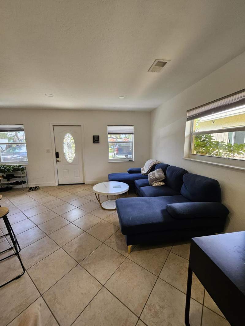 3 bedroom Single Family Residence at 2711 NW 16 Street, Golden Heights Homes, Fort Lauderdale — photo 4