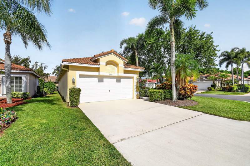 3 bedroom Single Family Residence at 9527 Cherry Blossom Court, The Grove/Indian Hills 1, Boynton Beach — photo 3