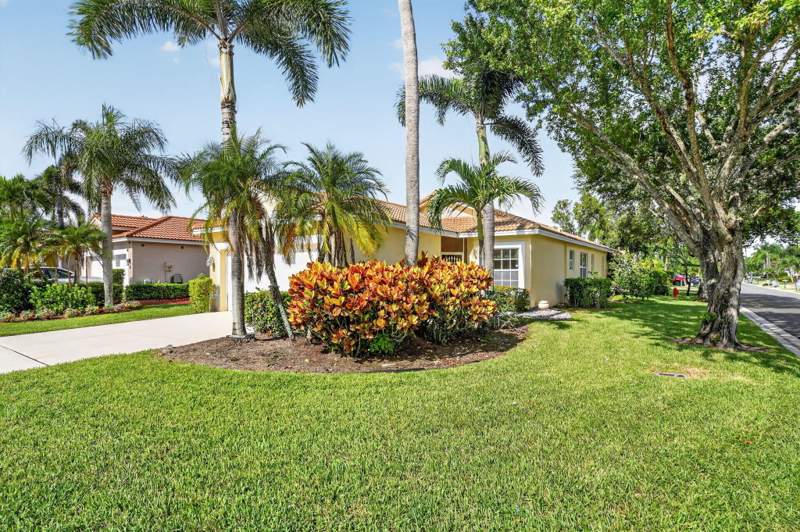 3 bedroom Single Family Residence at 9527 Cherry Blossom Court, The Grove/Indian Hills 1, Boynton Beach — photo 4