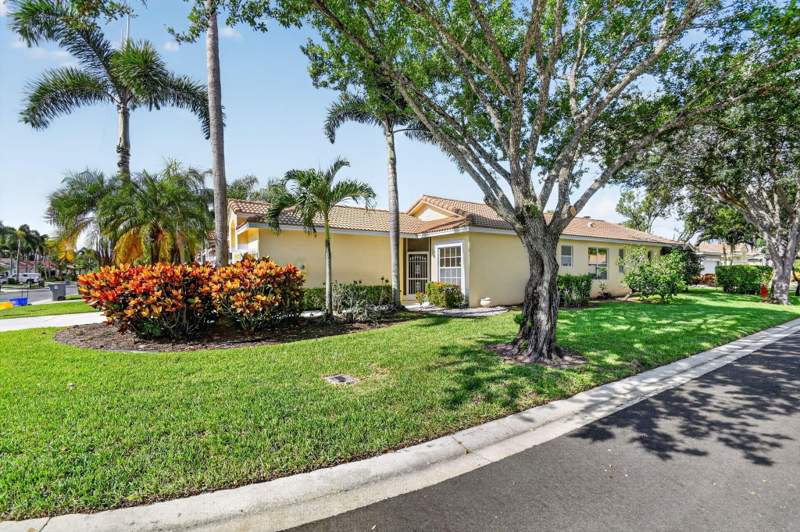 3 bedroom Single Family Residence at 9527 Cherry Blossom Court, The Grove/Indian Hills 1, Boynton Beach — photo 5