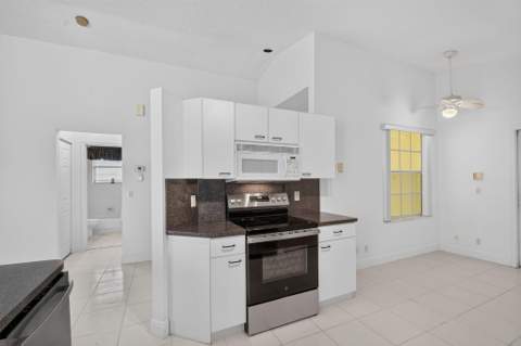 9527 Cherry Blossom Court, Boynton Beach FL - photo 11 of 79