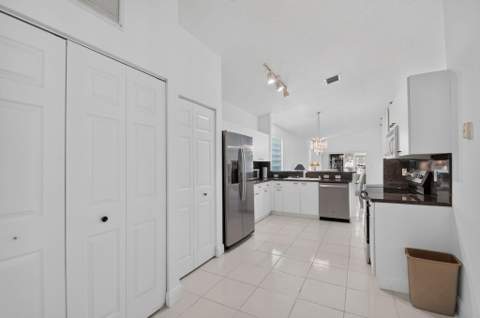 9527 Cherry Blossom Court, Boynton Beach FL - photo 18 of 79