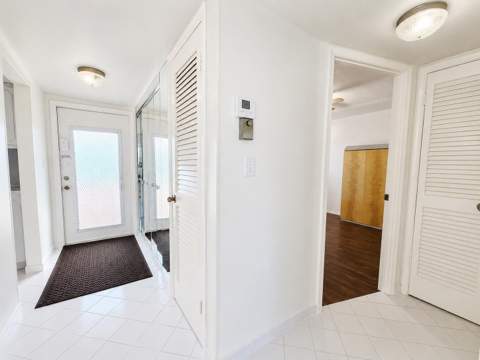 3051 Sunrise Lakes Drive #203, Sunrise FL - photo 6 of 23