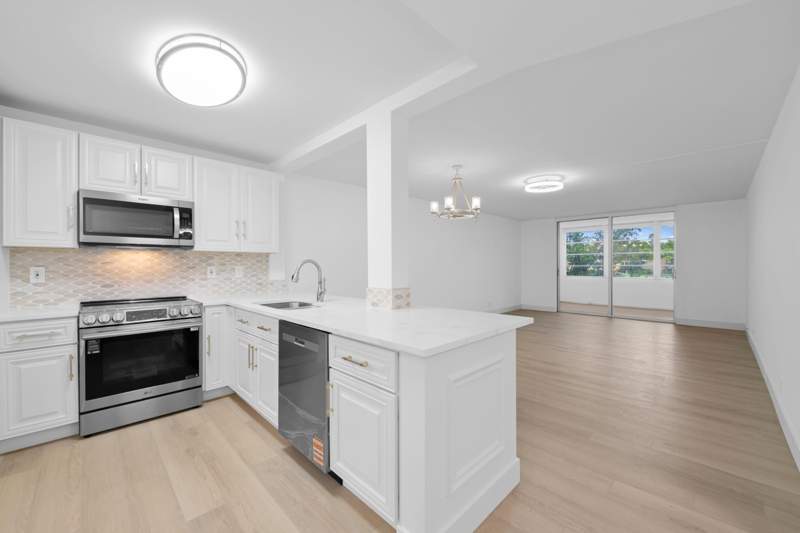 1 bedroom Condominium at 370 NW 76th Avenue #204, Palm Lakes Condo, Margate — photo 3