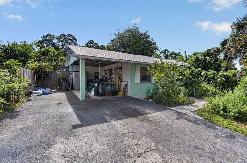 3 bedroom Single Family Residence at 303 S Delaware Boulevard, Jupiter River Estates Replat, Jupiter — photo 4
