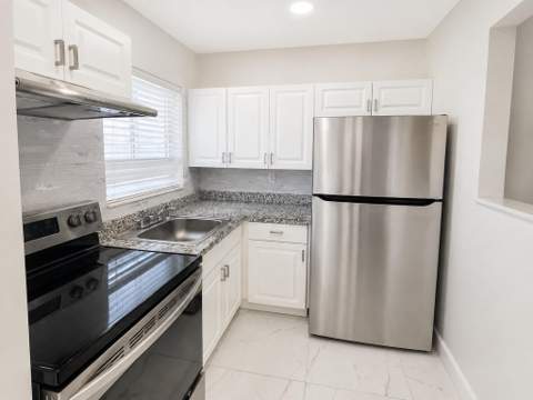 1115 Lake Terrace #208, Boynton Beach FL - photo 6 of 17