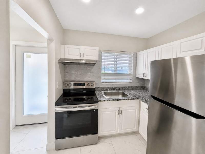 1 bedroom Condominium at 1115 Lake Terrace #208, Leisureville Lake Condo, Boynton Beach — photo 4