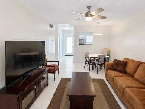 1115 Lake Terrace #208, Boynton Beach FL - photo 7 of 17