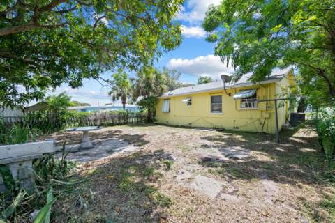 616 W 5th Street, Riviera Beach FL - photo 7 of 23
