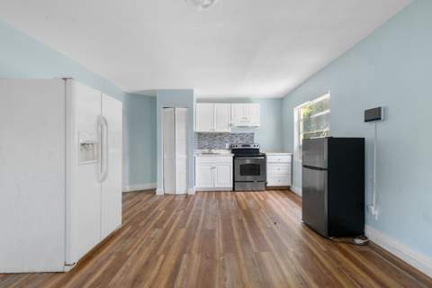 616 W 5th Street, Riviera Beach FL - photo 9 of 23