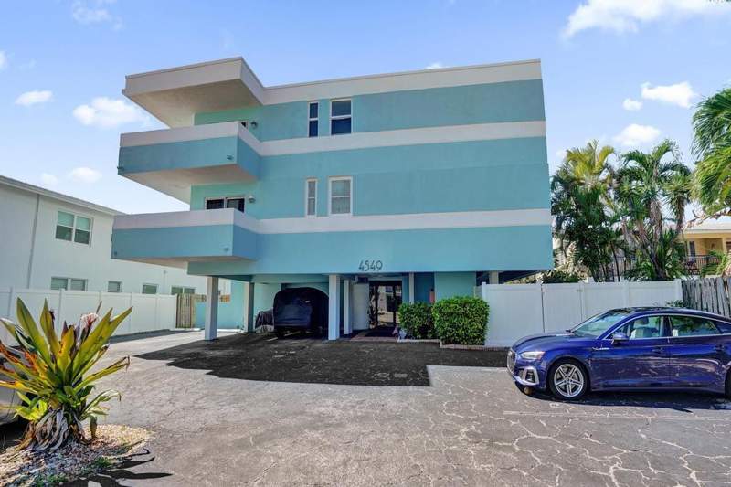 2 bedroom Condominium at 4549 N Ocean Drive #1, Lbs 5 Condo, Lauderdale-By-The-Sea — photo 2