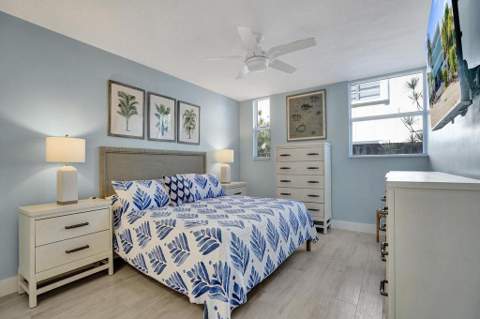 4549 N Ocean Drive #1, Lauderdale-By-The-Sea FL - photo 19 of 40