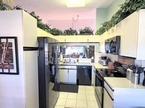 4712 E Lucerne Lakes Boulevard #203, Lake Worth FL - photo 6 of 19