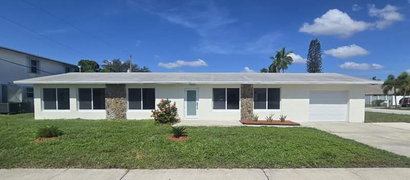 3 bedroom Single Family Residence at 303 SW 33rd Terrace, West Deerfield Beach, Deerfield Beach — photo 1