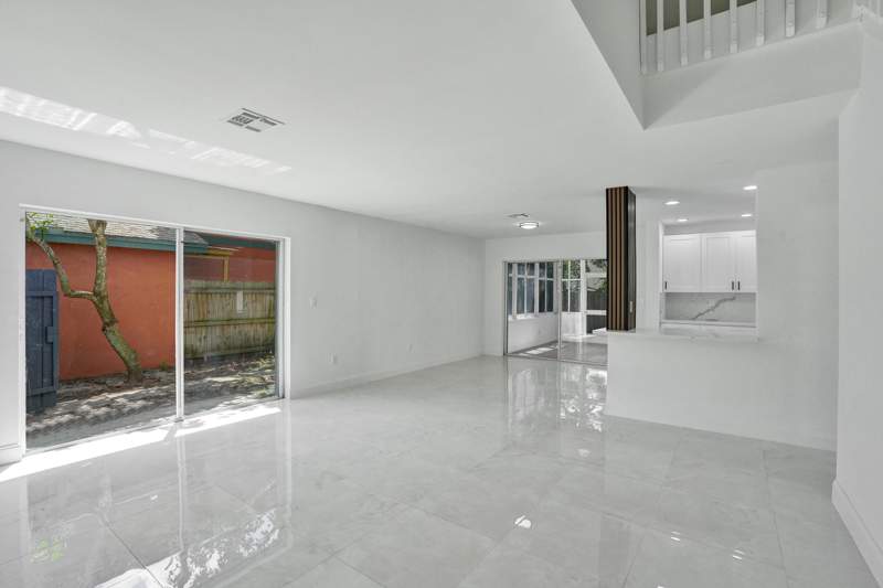 4 bedroom Single Family Residence at 9740 SW 14th Street, Lakeside South, Pembroke Pines — photo 4