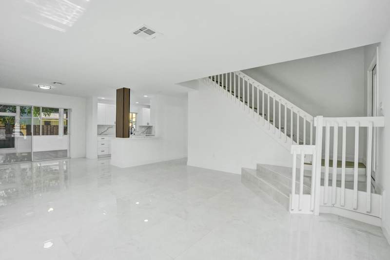 4 bedroom Single Family Residence at 9740 SW 14th Street, Lakeside South, Pembroke Pines — photo 5