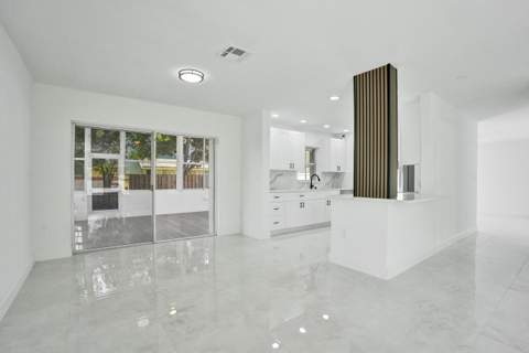 9740 SW 14th Street, Pembroke Pines FL - photo 7 of 36