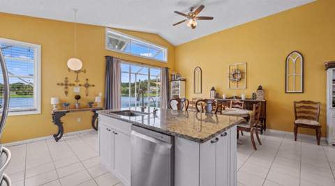 7865 Rockport Circle, Lake Worth FL - photo 15 of 34