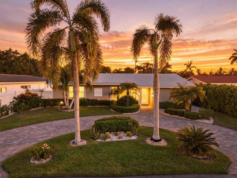 4 bedroom Single Family Residence at 2511 NE 20th Avenue, Hillsboro Estates, Lighthouse Point — photo 4