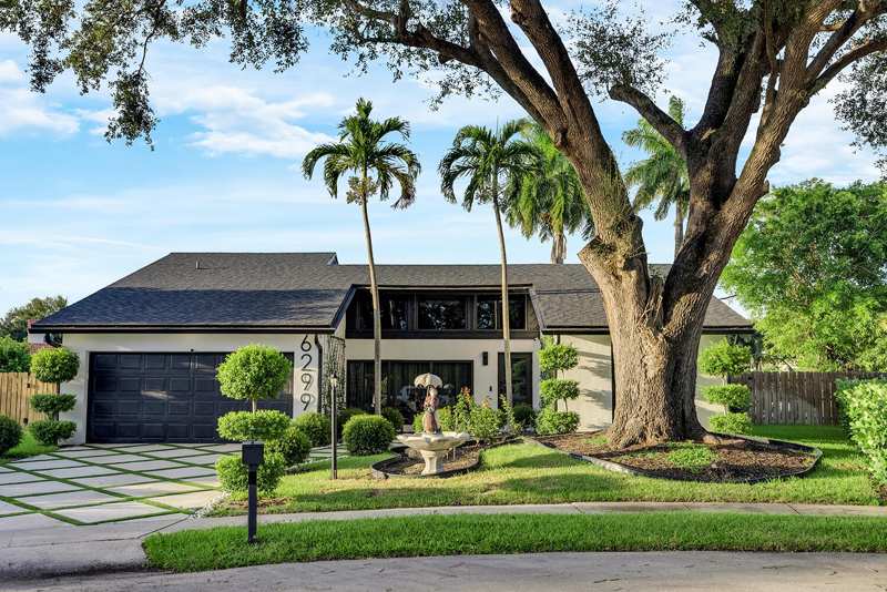 4 bedroom Single Family Residence at 6299 Hollandaire Drive, Amberwoods Of Boca 1st Add, Boca Raton — photo 1