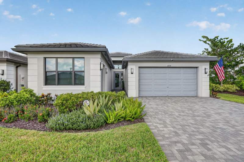 4 bedroom Single Family Residence at 12334 SW Laguna Reef Drive, Riverland Parcel B - Plat Five, Port St. Lucie — photo 4