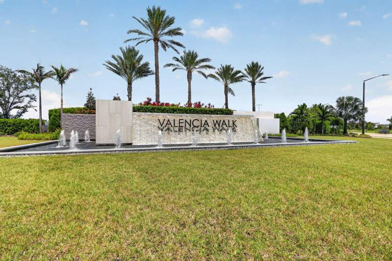 4 bedroom Single Family Residence at 12334 SW Laguna Reef Drive, Riverland Parcel B - Plat Five, Port St. Lucie — photo 2