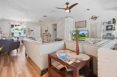 7530 LINCOLN Street, Hollywood FL - photo 7 of 32