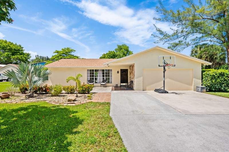 4 bedroom Single Family Residence at 8645 Pinto Drive, Palm Beach Ranchettes, Lake Worth — photo 4