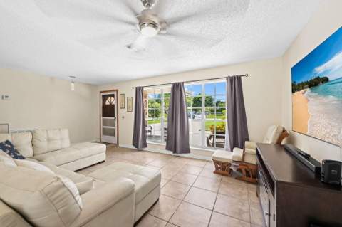 8645 Pinto Drive, Lake Worth FL - photo 24 of 41